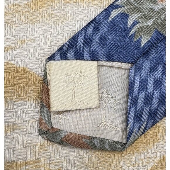 TOMMY BAHAMA Tie Men's 100% Silk 61" Yellow Blue Green Floral Trees Scenic GUC - Picture 6 of 9